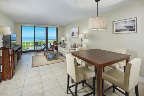Your Ultimate Sea Scape Beachfront 2 2 — 4-Star Luxury Hotel in Marco Island, United States