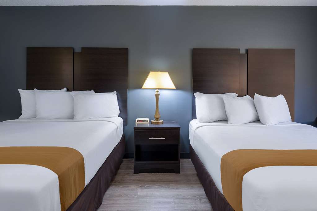 Travelodge by Wyndham Merrill - photo 19