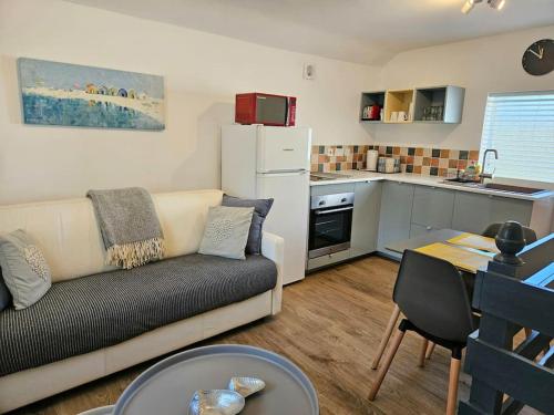 The Hayloft Bijou & Cosy Porthtowan beach 2 miles in Truro, United Kingdom