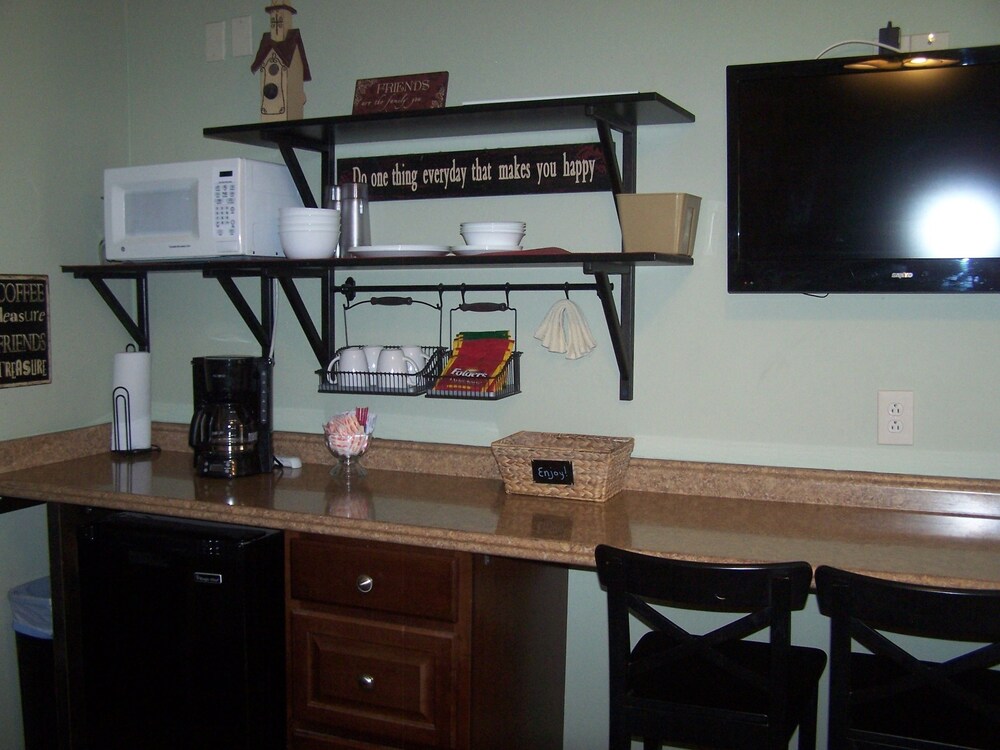 Blanco County Inn - photo 11