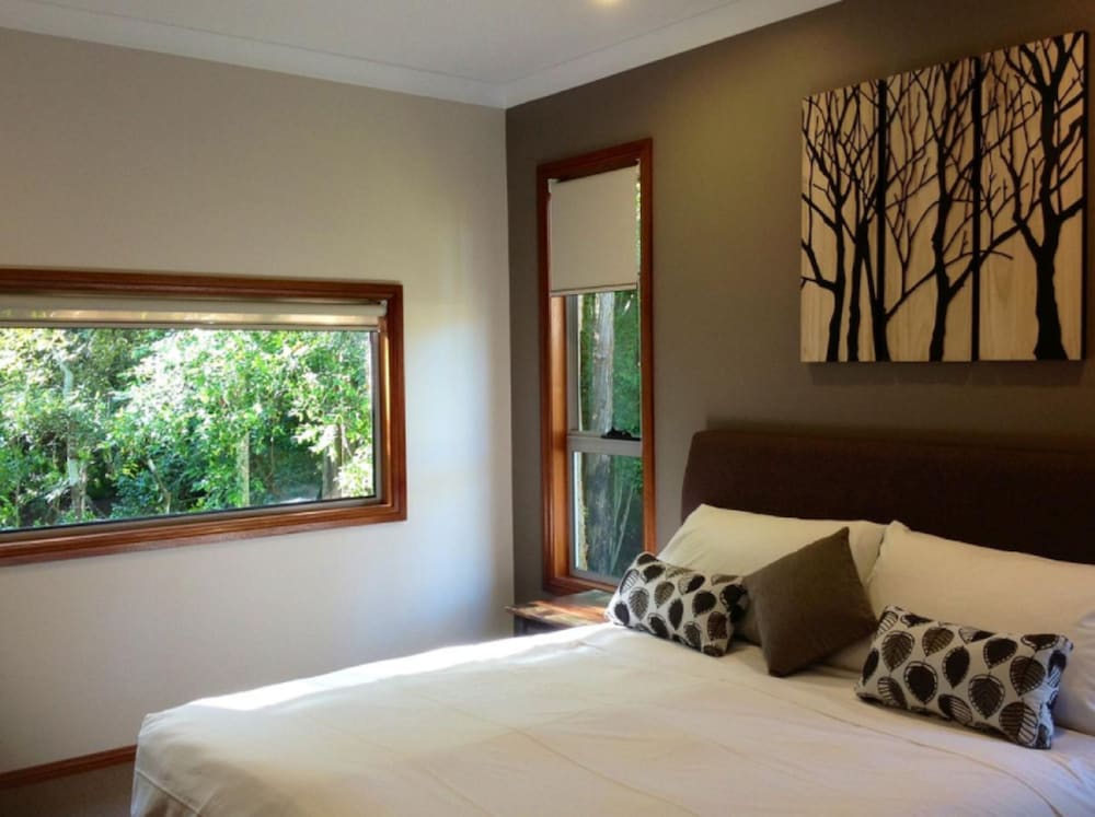Mistinthegumtrees Eco Luxury Cabins — 4-Star Luxury Hotel in Cooranbong, Australia
