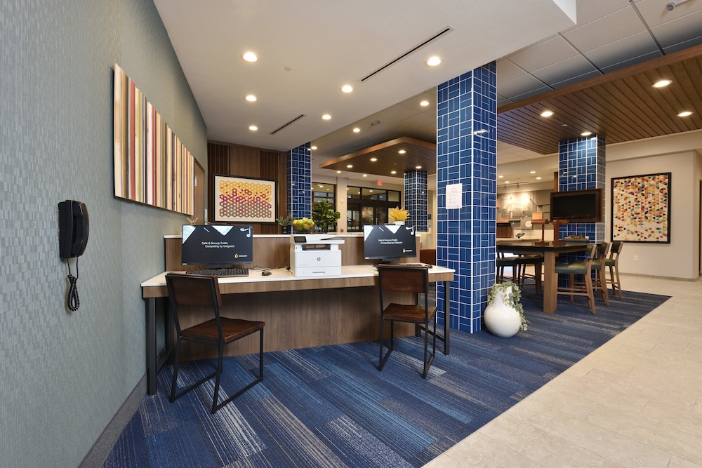 Holiday Inn Express & Suites Spring Woodlands Area by IHG - photo 22