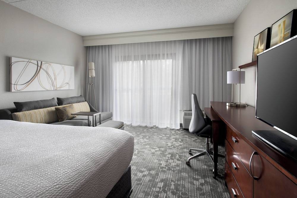 Courtyard by Marriott Lincroft Red Bank - photo 4