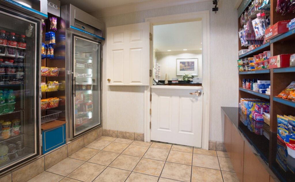 Staybridge Suites Lincoln I 80 - photo 3