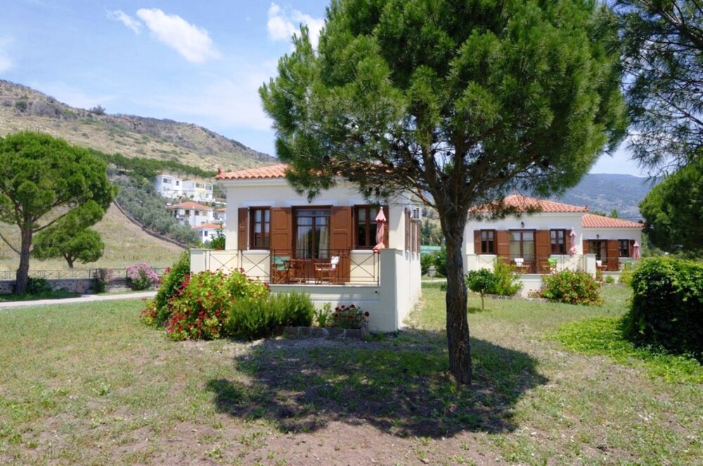 Gaea Gardens Studios — 4-Star Luxury Hotel in Petra, Greece