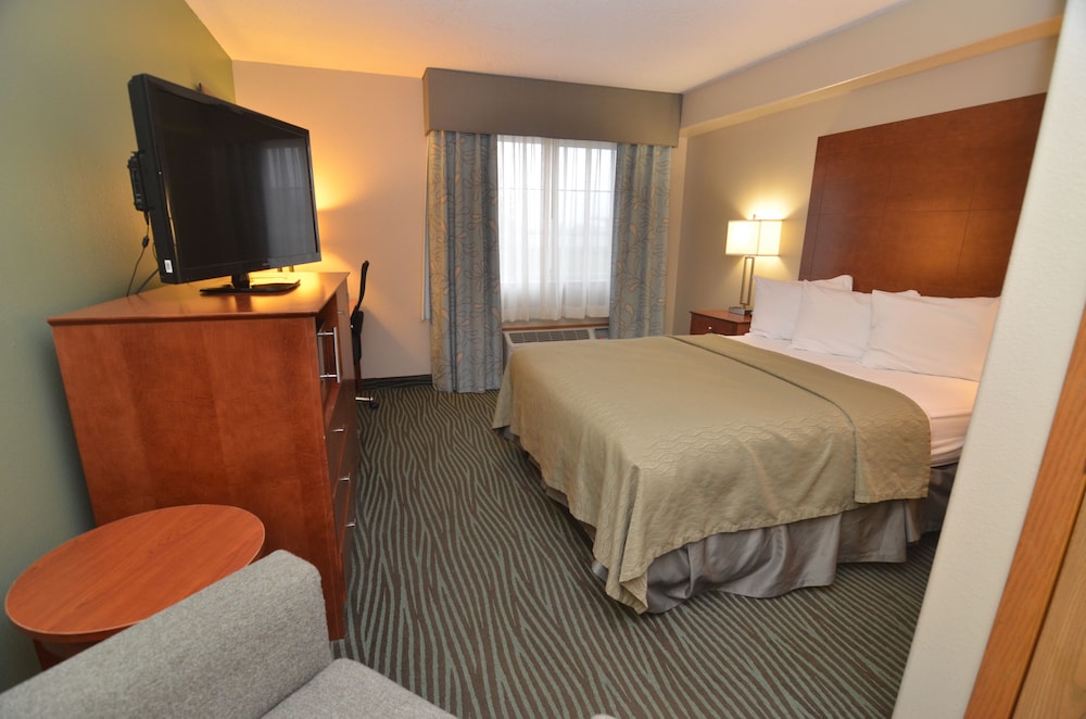 AmericInn by Wyndham Des Moines Airport - photo 16