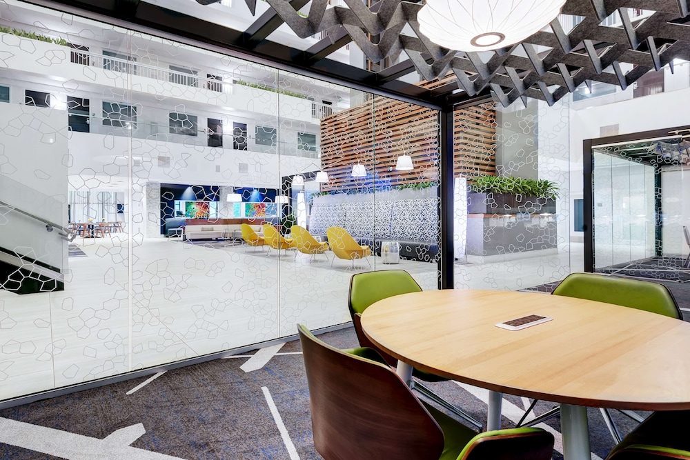 Embassy Suites by Hilton Raleigh Crabtree - photo 57