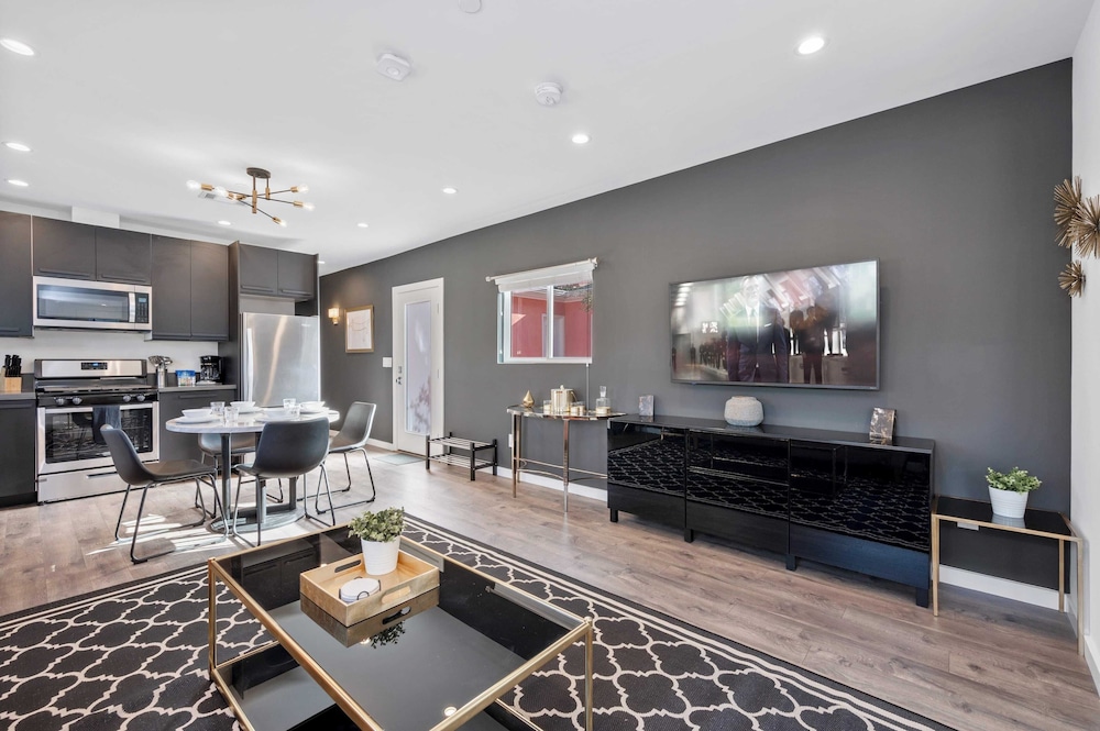 The Gower Street Bungalows by AvantStay - photo 5