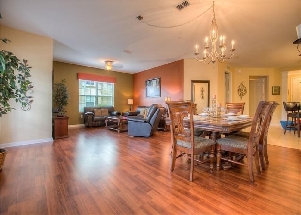 5037 Shoreway Loop #103 in Orlando, United States