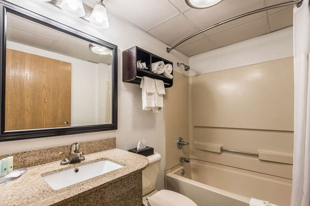 Quality Inn Grove City Columbus South - photo 12