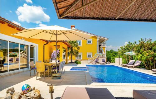 Beautiful Apartment In Labin With Wifi — 5-Star Luxury Hotel in Labin, Croatia