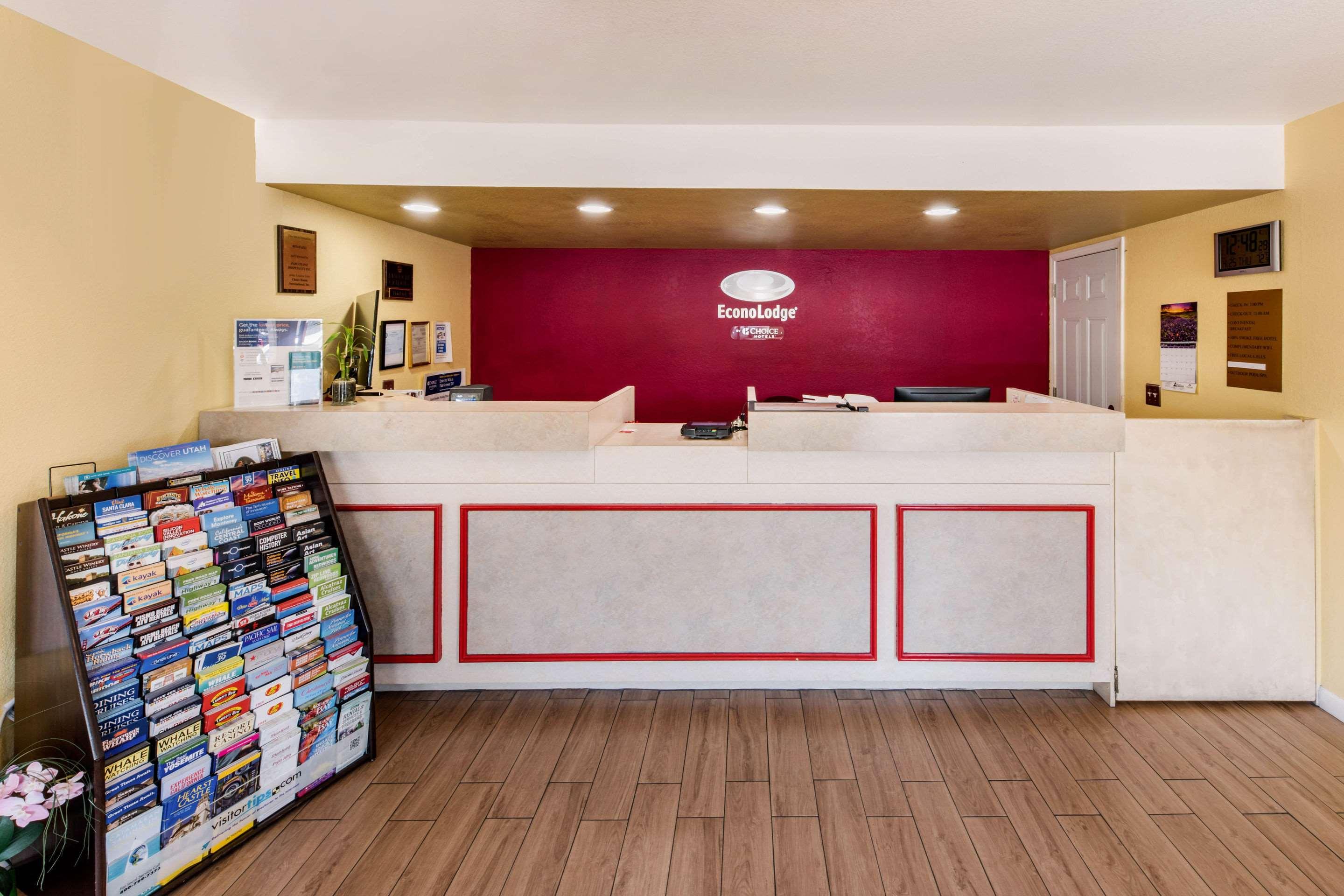Econo Lodge Gilroy - photo 17