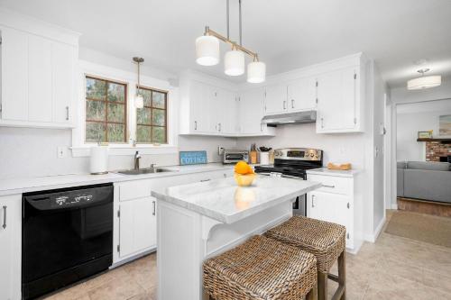 21 Dexter Avenue Sandwich Creekhaven Cottage 20768362 — Sandwich
