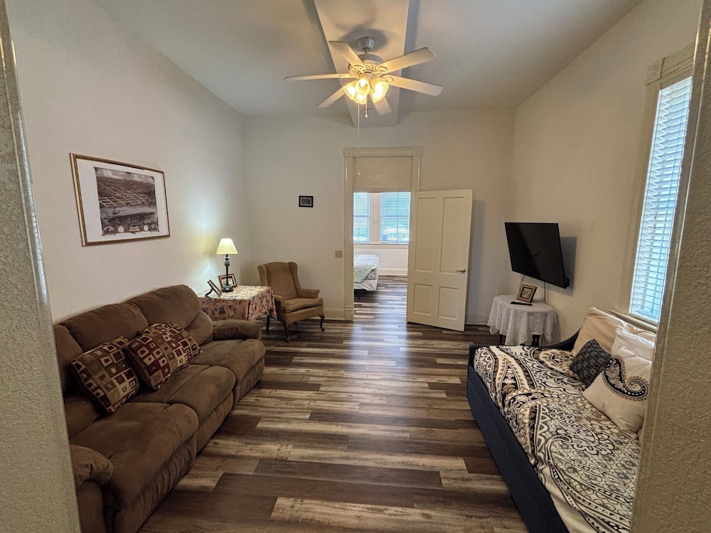 Hermann Crown Suites - photo 184