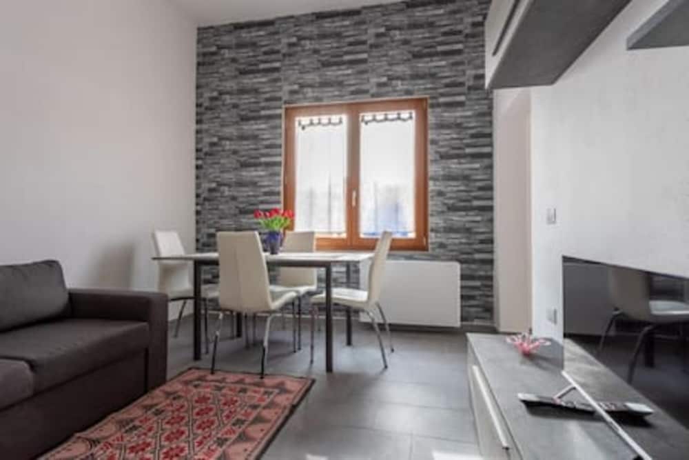 Costa Ovest Apartment Breeze — 4-Star Luxury Hotel in Nurachi, Italy