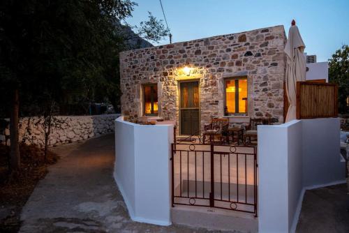 Theros - carbon neutral hotel in Unknown City