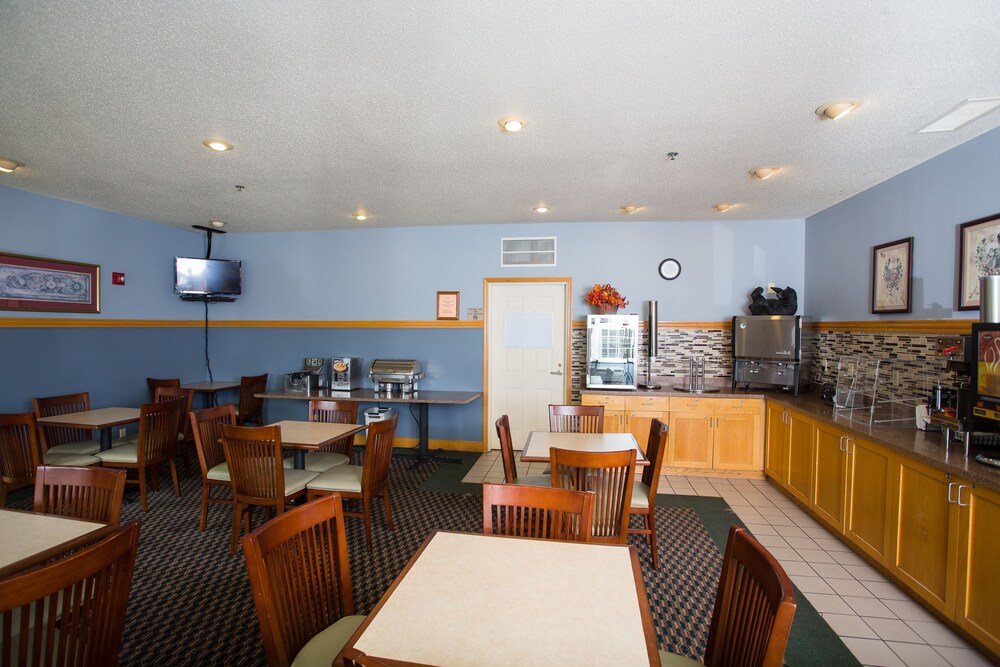 Chisholm Inn & Suites - photo 19
