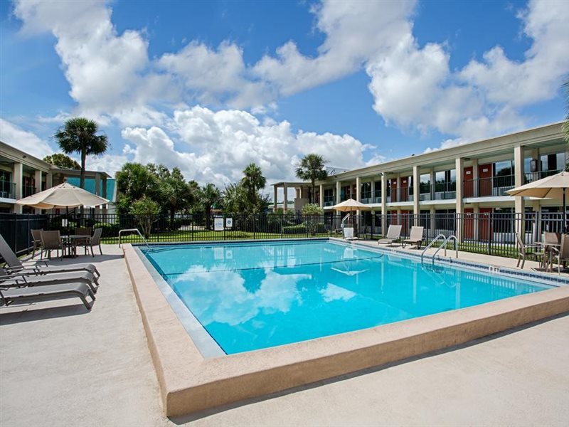Days Inn by Wyndham Tallahassee Government Center - photo 3