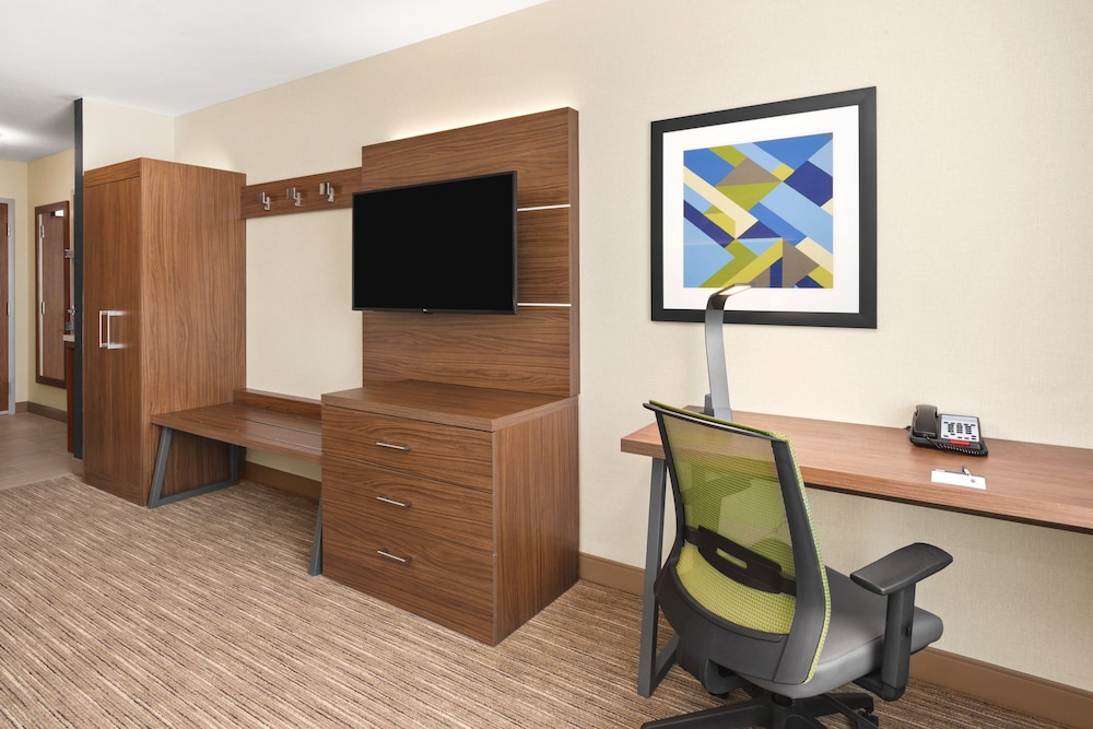 Holiday Inn Express & Suites Suisun City by IHG - photo 13