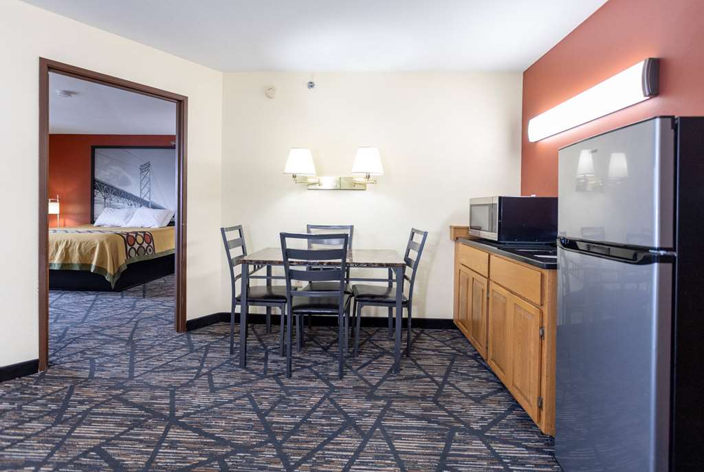 Super 8 by Wyndham Big Rapids - photo 17