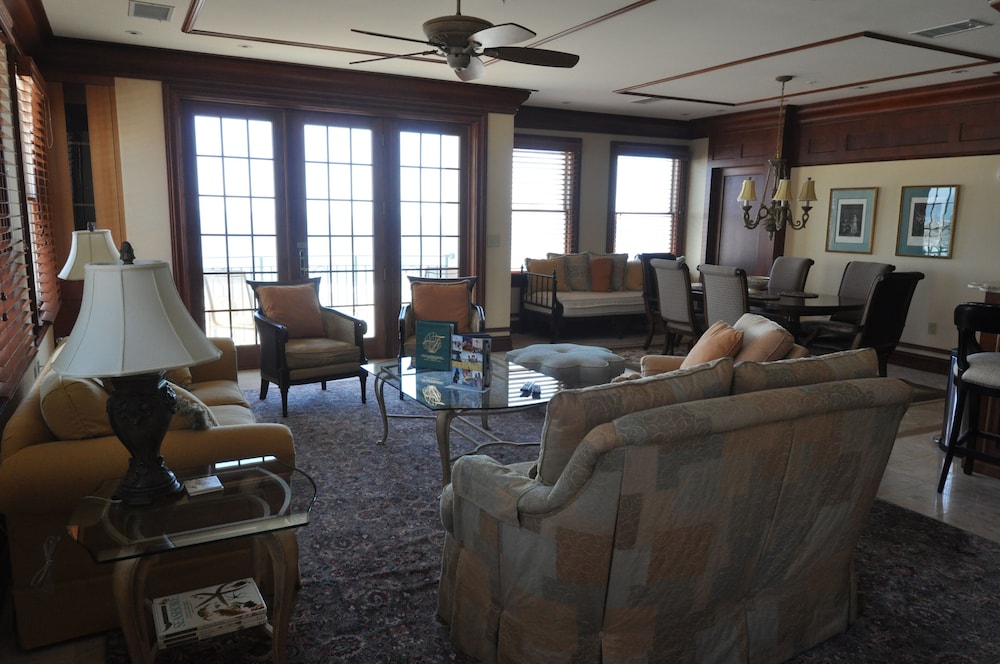 The Flanders Hotel - photo 48