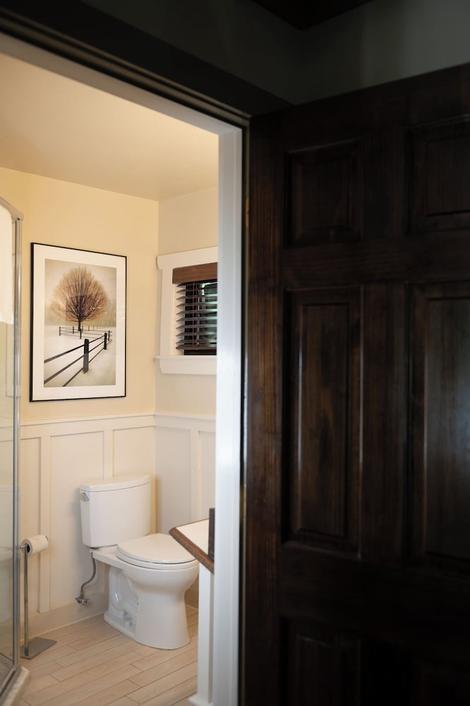 Highland Haven Creekside Inn - photo 126
