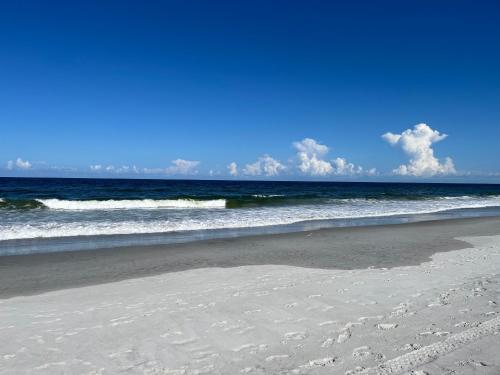 Bajos At Casas de la Playa Beachside — 4-Star Luxury Hotel in Flagler Beach, United States