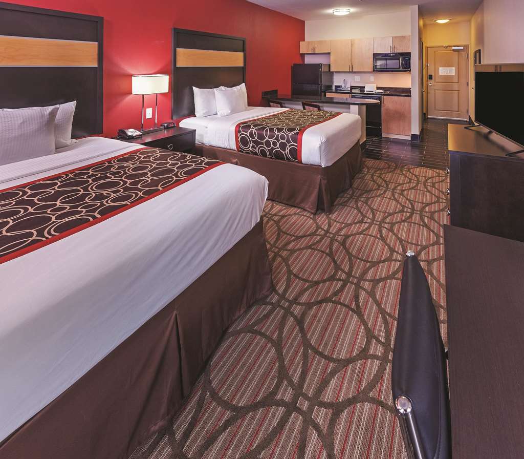 La Quinta Inn & Suites by Wyndham Wichita Falls MSU Area - photo 19