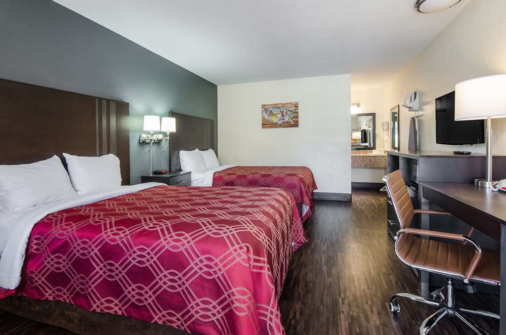 Econo Lodge Near Motor Speedway - photo 11