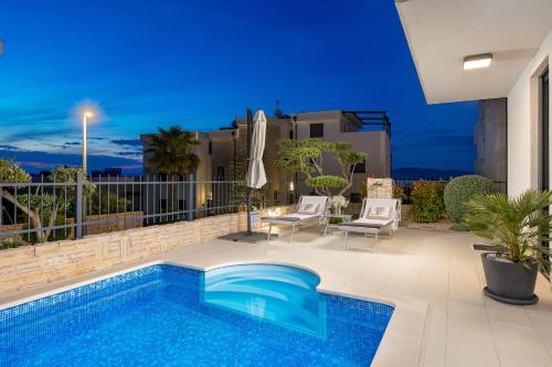 Luxury apartment La Mer with private pool and garden — 4-Star Luxury Hotel in Murter, Croatia