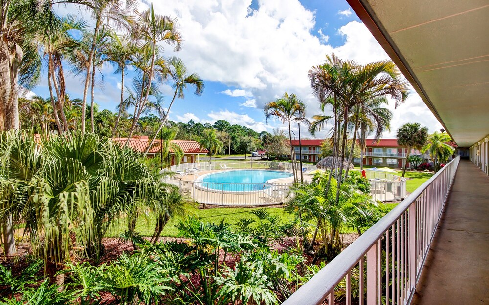 Vero Beach Inn & Suites I 95 - photo 25