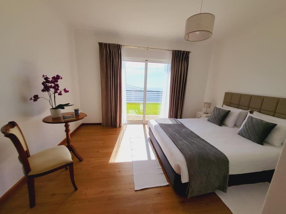 Villa Paradise Madeira Ocean View — 4-Star Luxury Hotel in Faja Da Ovelha, Portugal