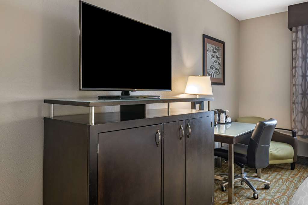 Best Western Plus Bradenton Gateway Hotel - photo 15