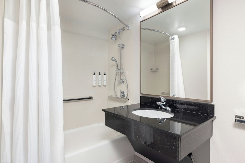 Fairfield Inn & Suites by Marriott Buffalo Airport - photo 20