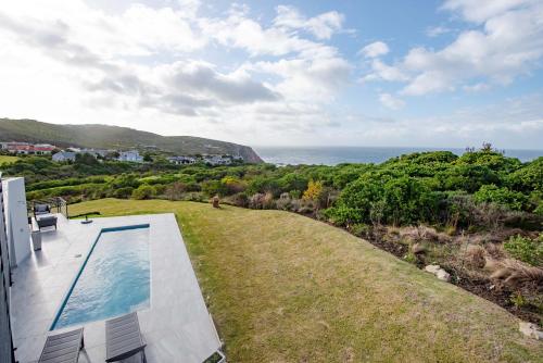 Golfers Nest. 4 Bedroom Villa. — 4-Star Luxury Hotel in Knysna, South Africa