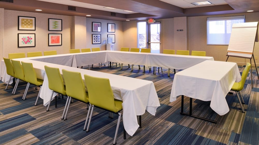 Holiday Inn Express Sacramento Airport Woodland by IHG - photo 73