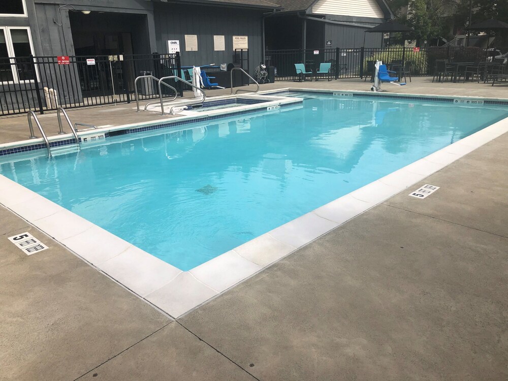 Albany Airport Inn and Suites - photo 27