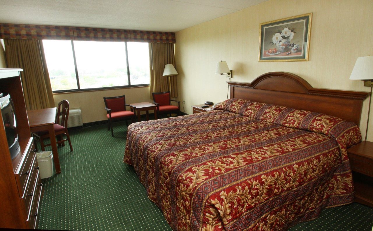 Stratford Hotel & Conference Center - photo 10