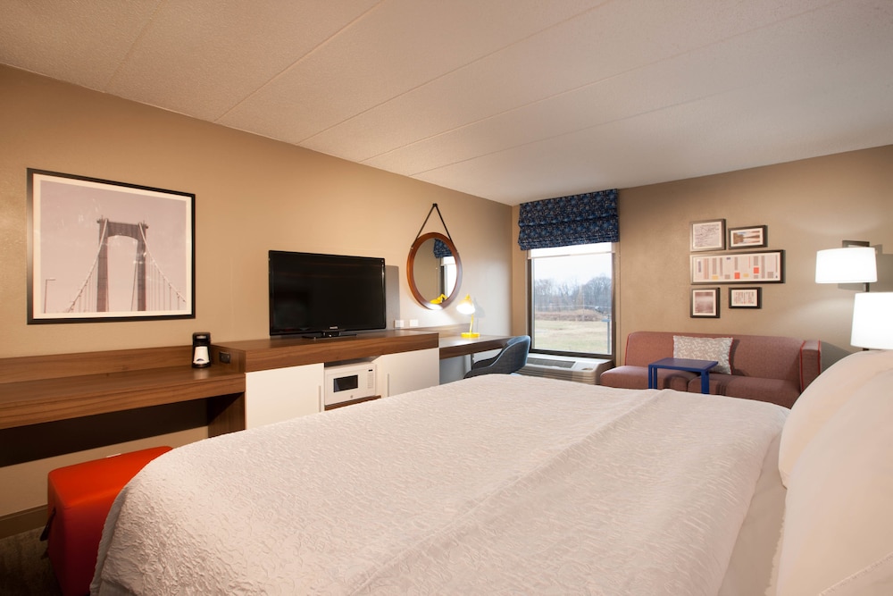 Hampton Inn Pennsville - photo 5