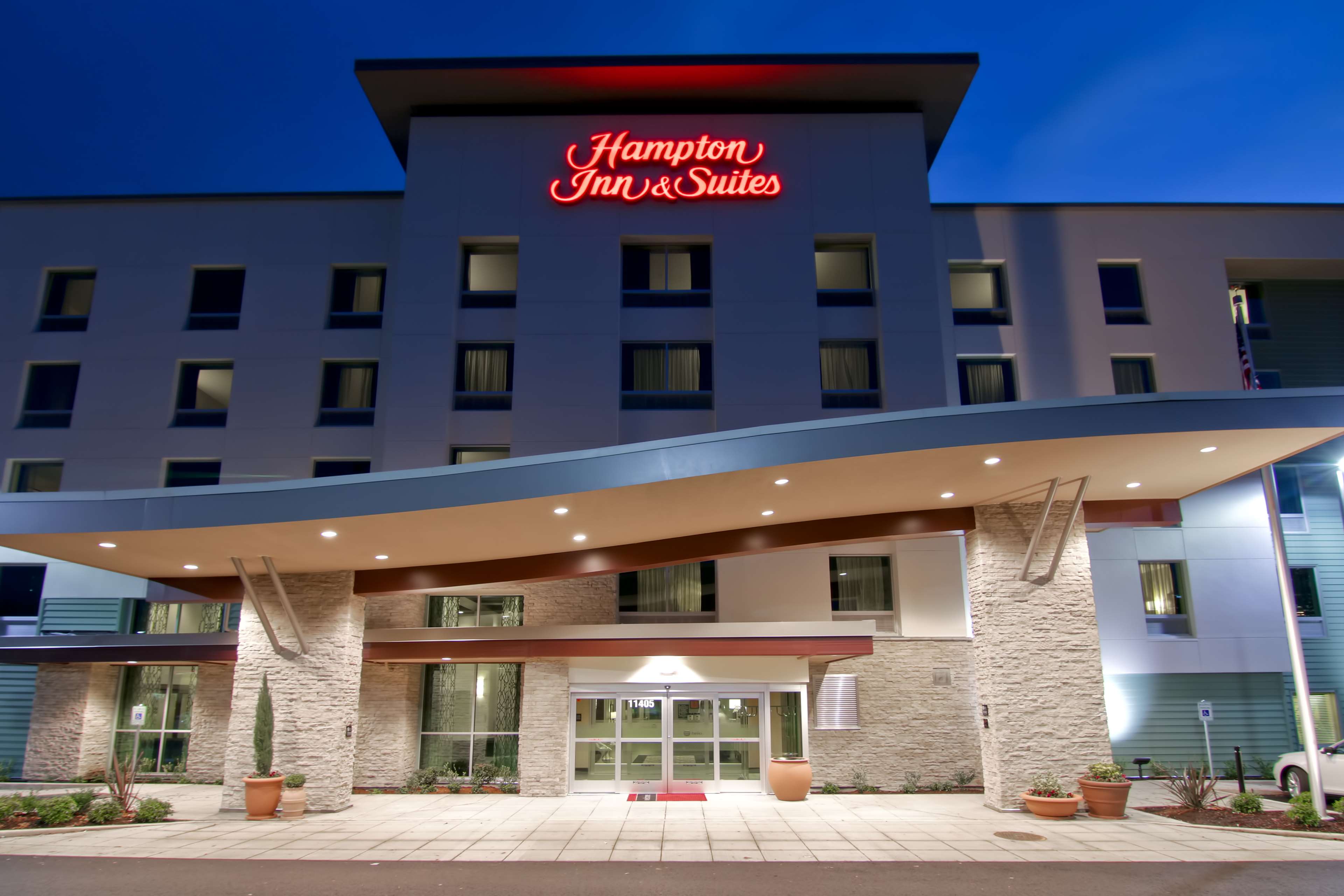 Hampton Inn & Suites Bellevue Downtown Seattle - photo 2