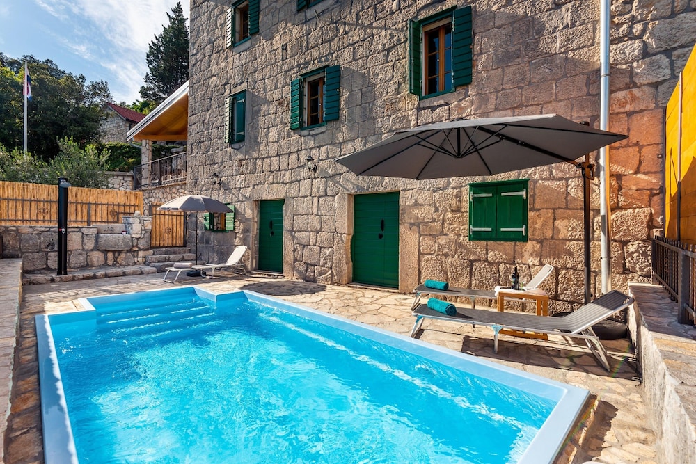 Villa Lazini Dvori — 4-Star Luxury Hotel in Ploce, Croatia