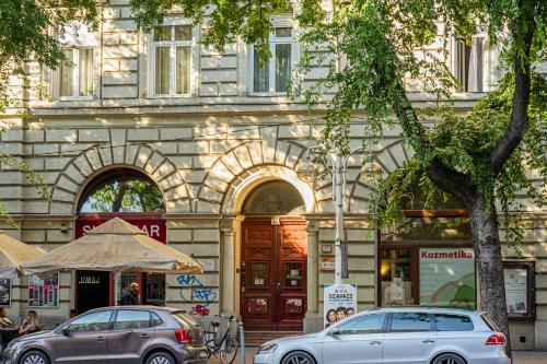 Erzsébet 35 — 4-Star Luxury Hotel in Budapest, Hungary