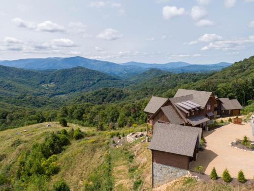 Bear Haven Hideaway at Eagles Nest in Banner Elk, United States