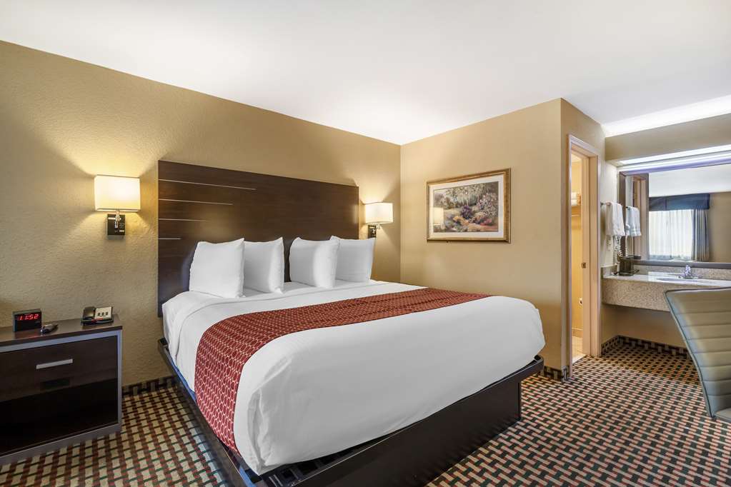 Best Western Bradford Inn - photo 12