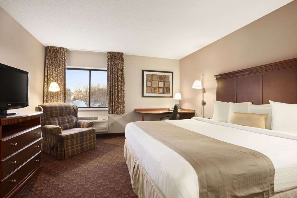 Baymont by Wyndham Sioux Falls - photo 7