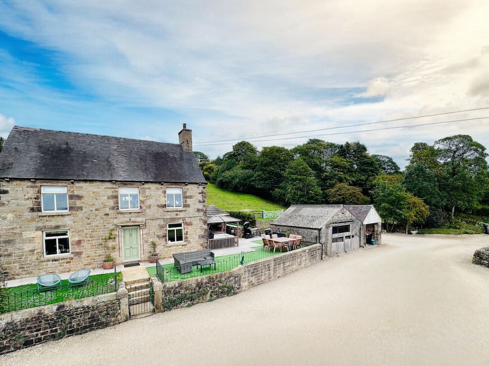 HollyDale in Leek, United Kingdom