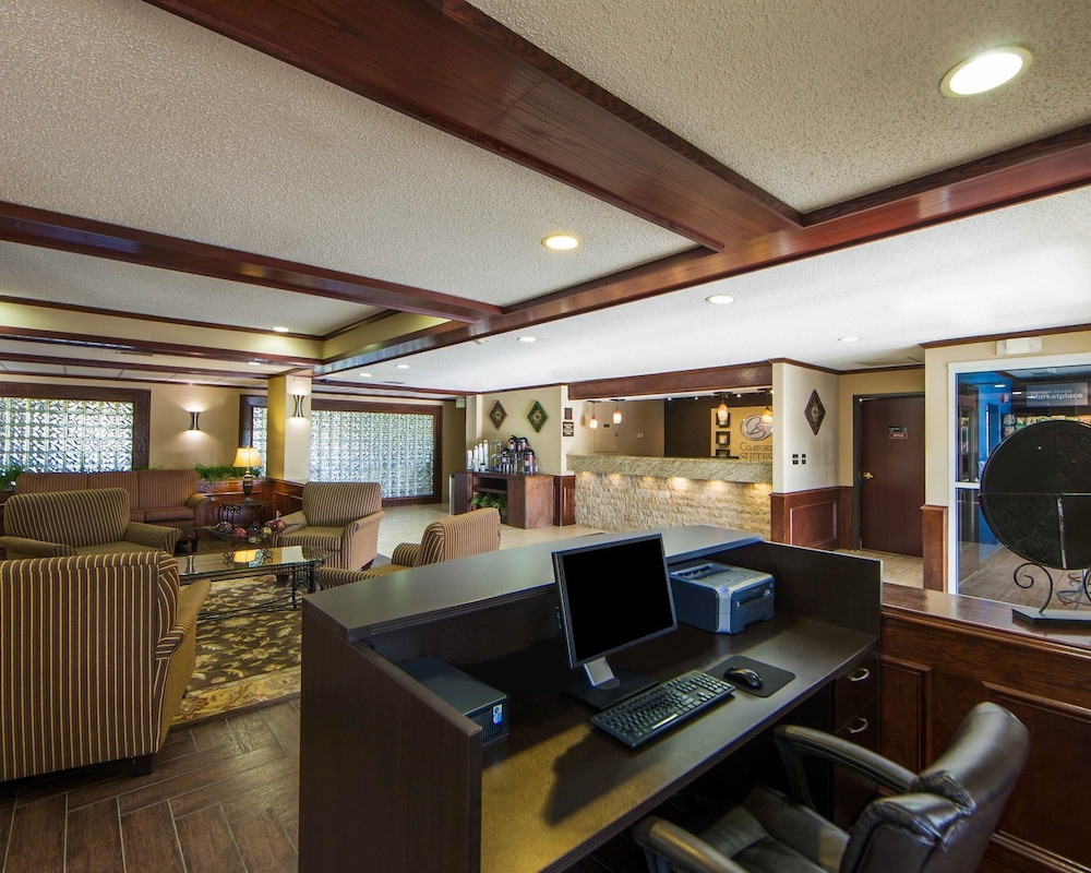 Quality Suites Addison Dallas - photo 46