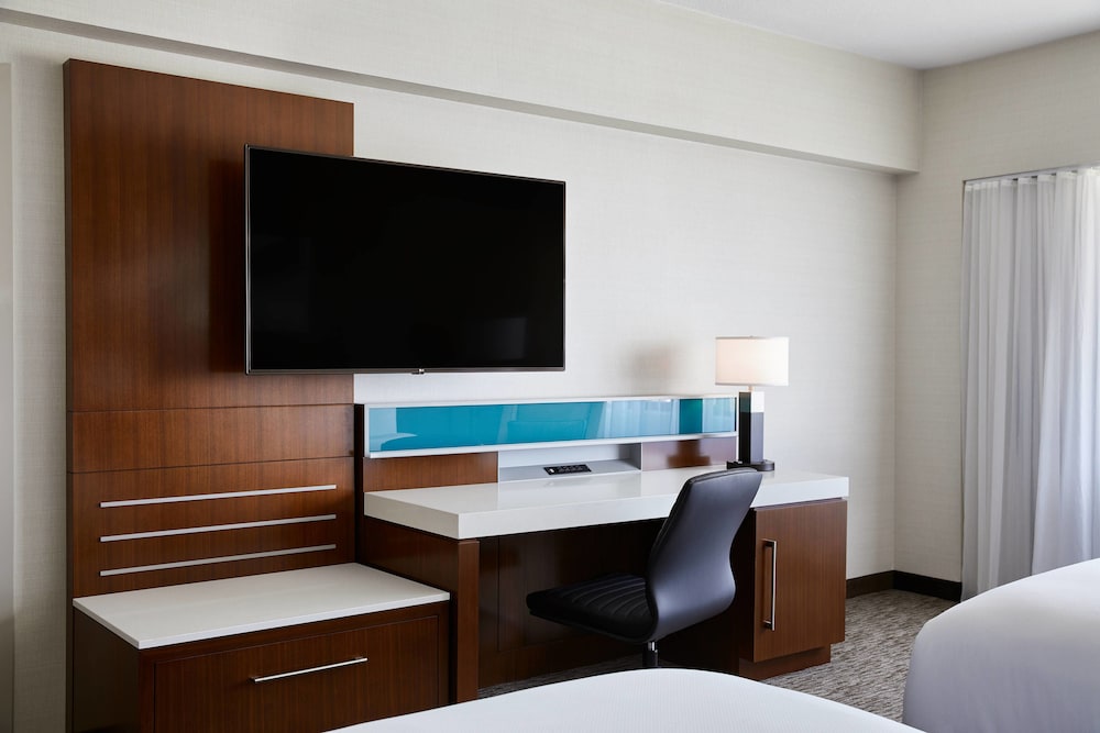 Delta Hotels by Marriott Phoenix Mesa - photo 4