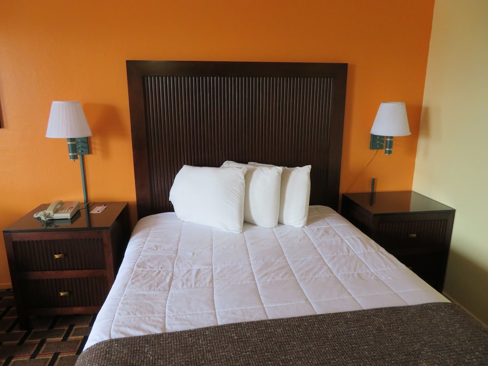 Royal Crest Motel - photo 5