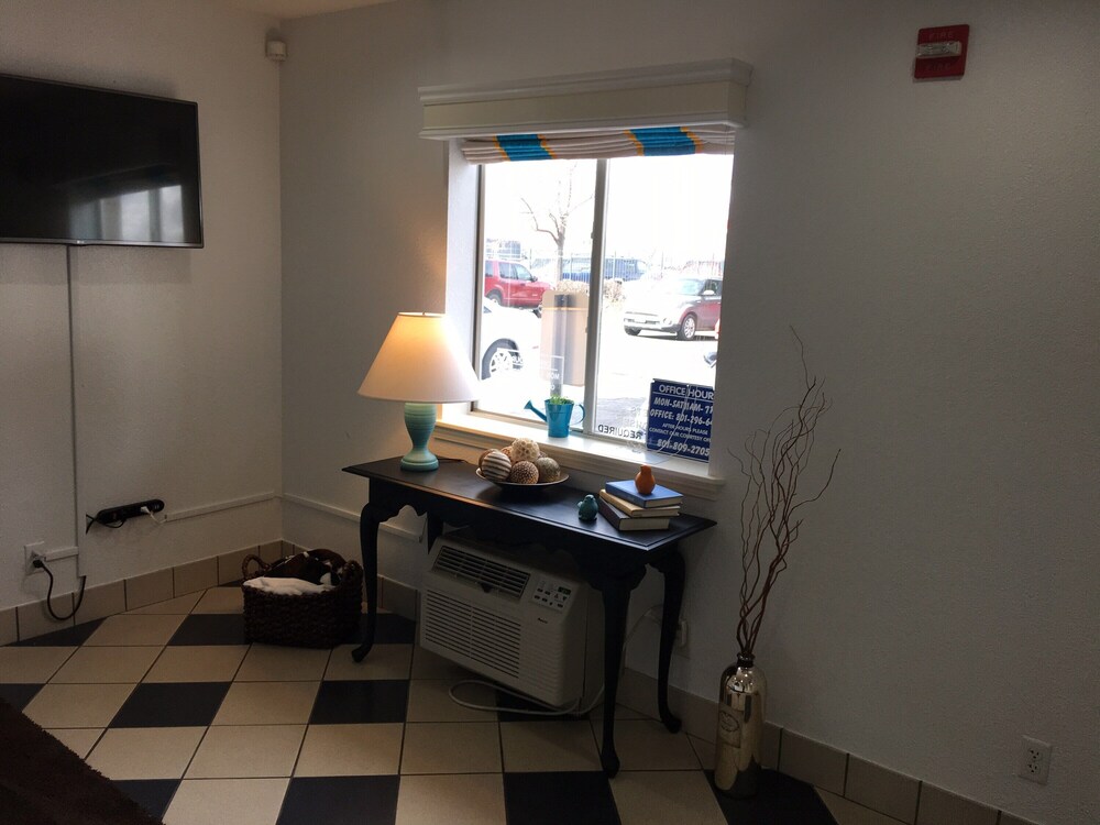 InTown Suites Extended Stay Salt Lake City UT Woods Cross - photo 2